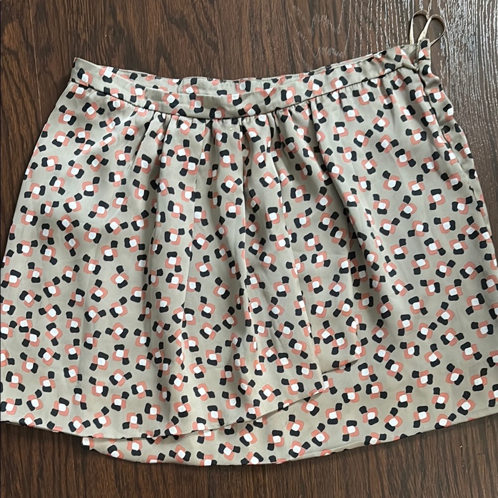 Stylish A-Line Skirt in Cream and Black